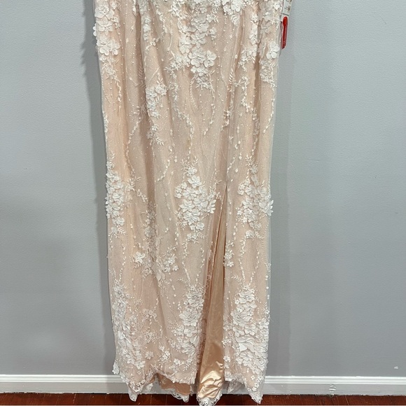 Mac Duggal White Glitter Floral Applique Plunging Corset Sleeveless Mermaid Gown - Picture 11 of 16